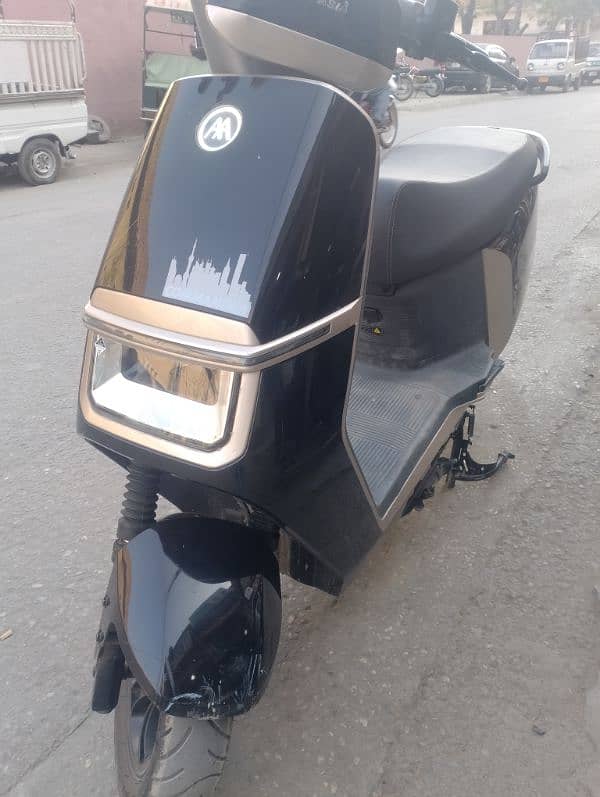 urgent electric squty for sale range 125 km 0