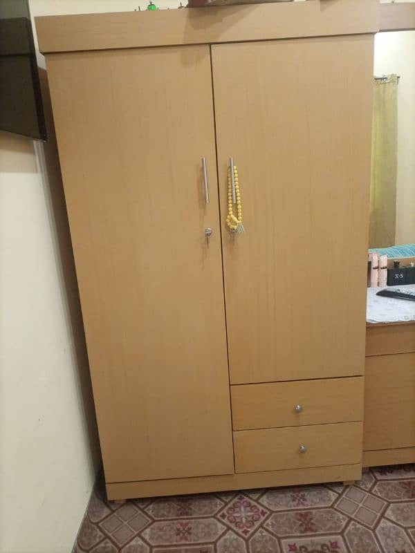 king size bed. side tables.   wardrobe.   wall mounted dressing table 0