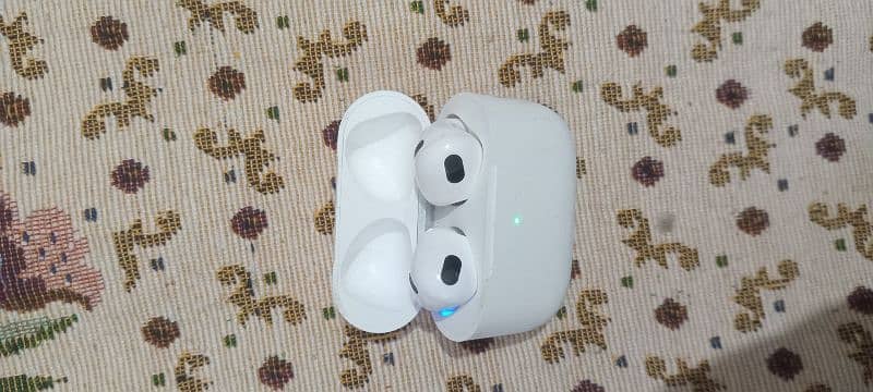 apple air pods pro 2 gen2 cop. y came from germany  price full n final 3