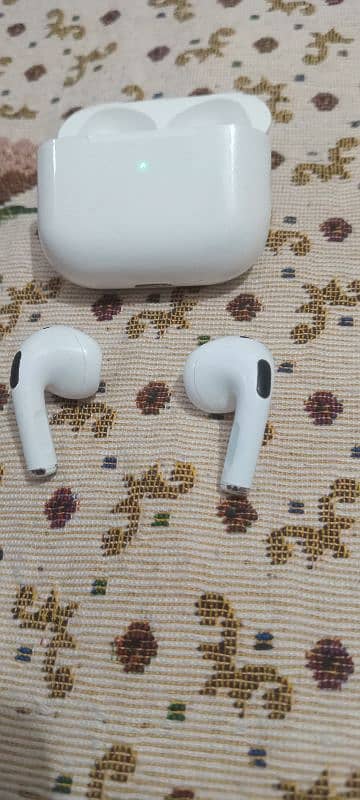 apple air pods pro 2 gen2 cop. y came from germany  price full n final 4