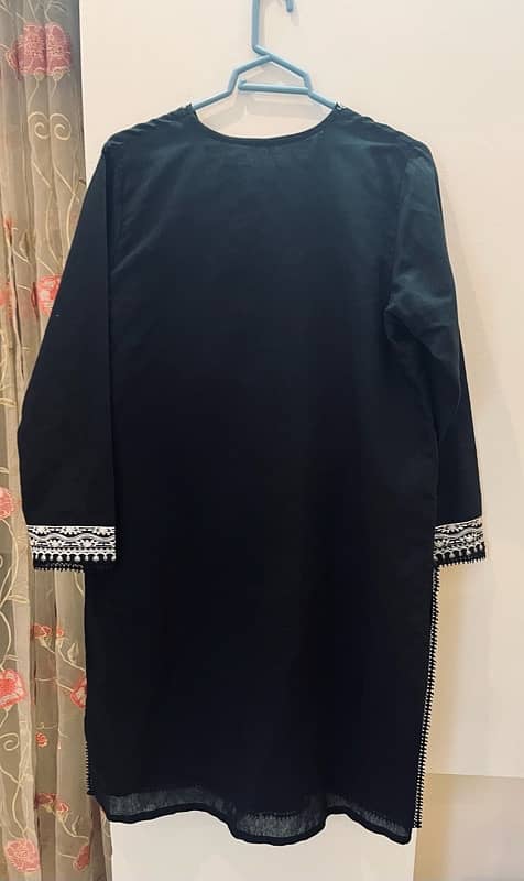 fully embroidered shirt wd silk duptta medium size 3