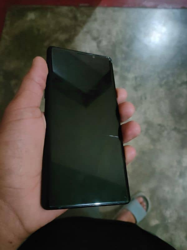 Samsung Note 9 6/128 Sim 2month chalay gi Dot aur Crack hai Urgent sal 0