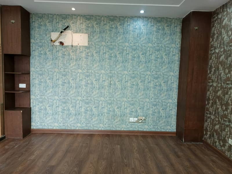 4 Marla 2nd Floor Office With Elevator For Rent In DHA Phase 6 Main Boulevard, Lahore. 11