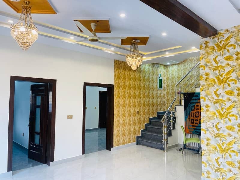 10 MARLA UPER PORTION FOR RENT IN BAHRIA TOWN LAHORE 1