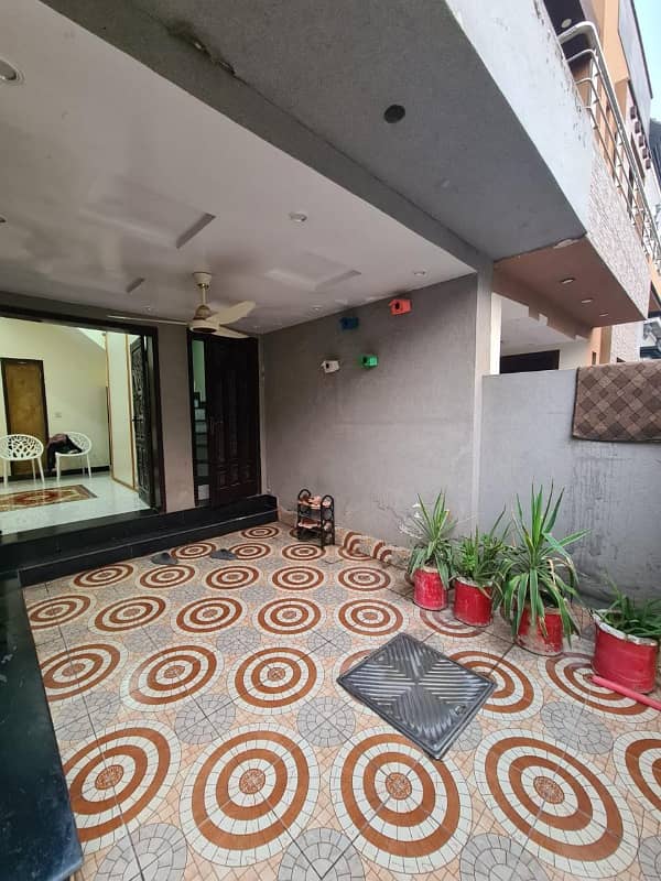 5 MARLA HOUSE FOR RENT IN BAHRIA TOWN LAHORE 1