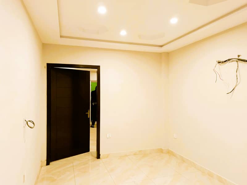 2 BED ROOM APARTMENT FOR RENT IN BAHRIA TOWN LAHORE 9