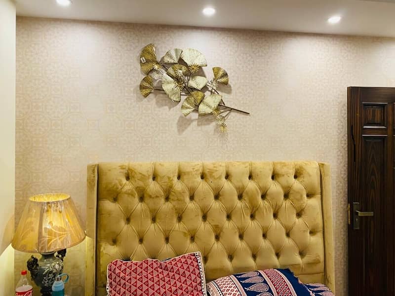 10 MARLA BASEMENT FULY FURNISH IN BAHRIA TOWN LAHORE 2