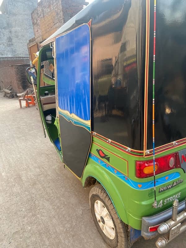 AUTO RIKSHA CNG+ Petrol 3