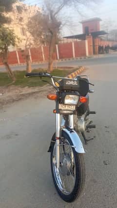 Honda 125 black