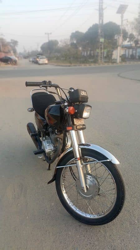 Honda 125 black 1