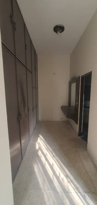 KANAL RENOVATED WELL MAINTAINED FIRST FLOOR NEAR TO GHAZI ROAD 6