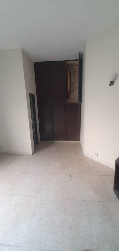 KANAL RENOVATED WELL MAINTAINED FIRST FLOOR NEAR TO GHAZI ROAD 13