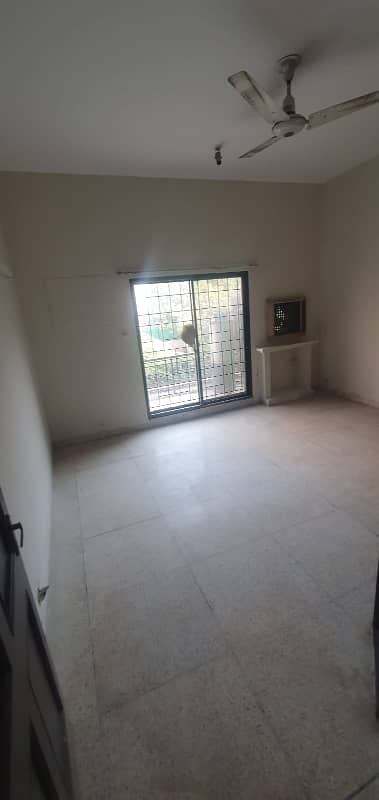 KANAL RENOVATED WELL MAINTAINED FIRST FLOOR NEAR TO GHAZI ROAD 14