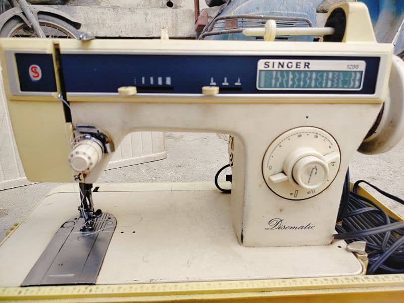 singer sewing machine 0