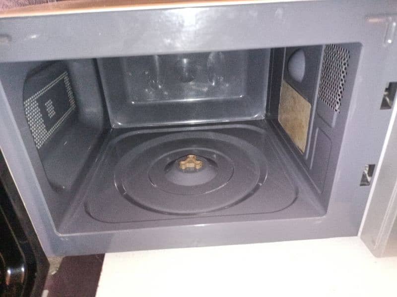 Microwave oven 2