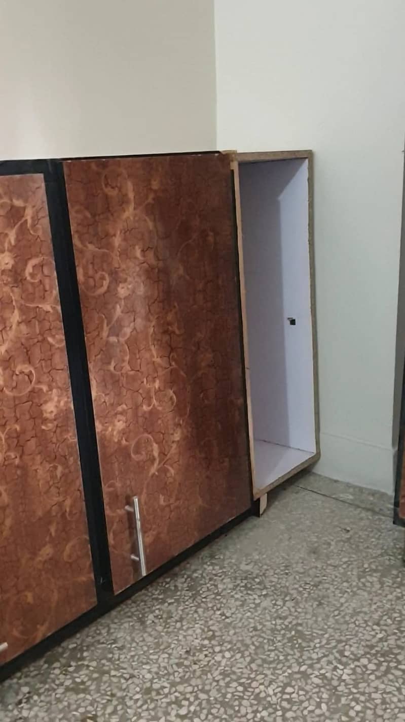 Kitchen Cabinets 9/10 Condition 1