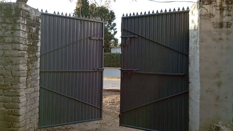 Main Gate for sale size 8x6 1