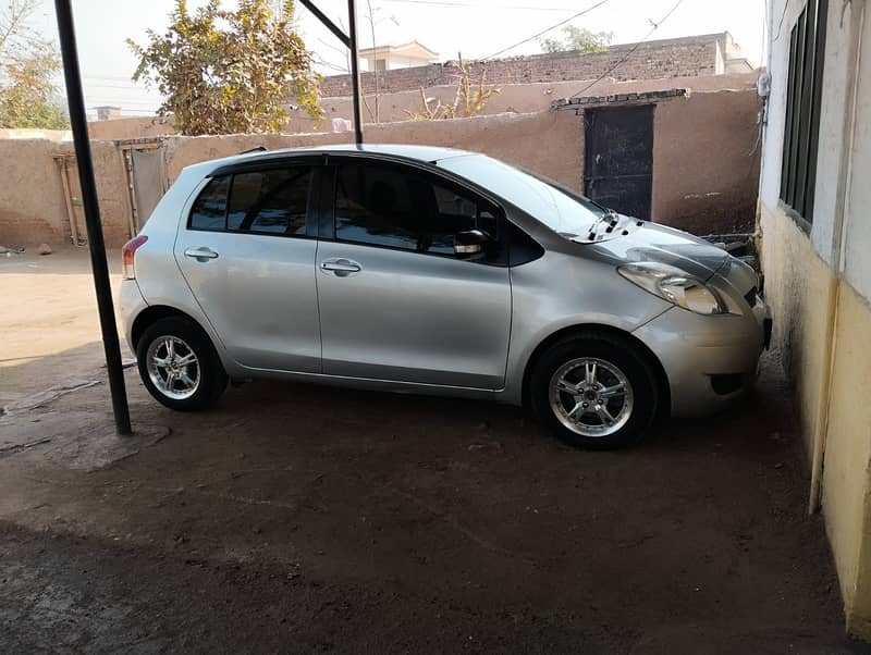 Toyota Vitz 2010 1