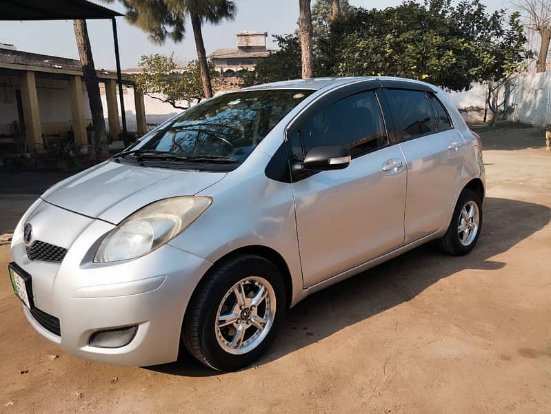 Toyota Vitz 2010 3