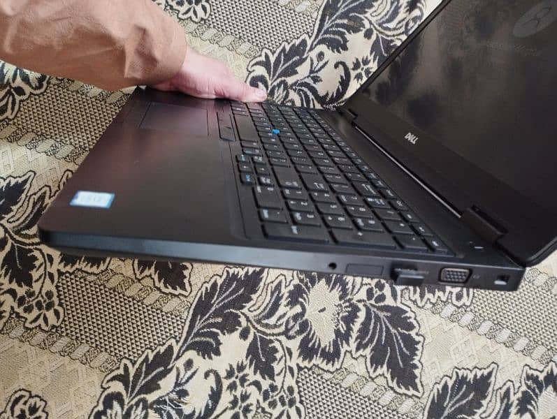 Dell latitude E5580 for sale ( urgent ) 1