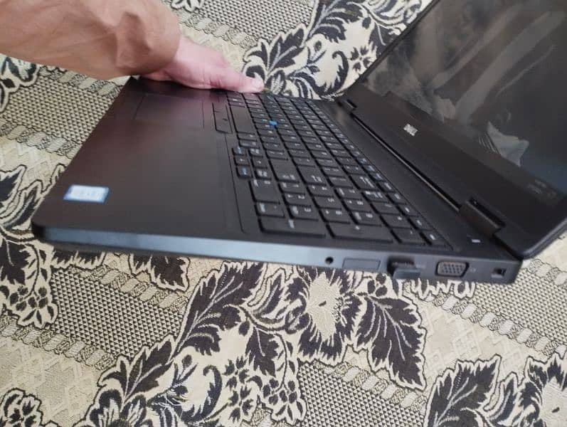 Dell latitude E5580 for sale ( urgent ) 2