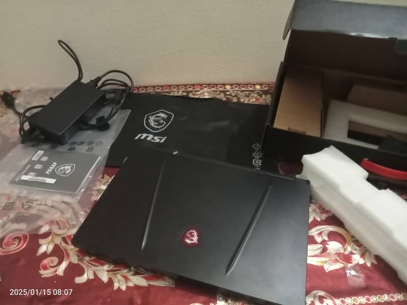 MSI GF65 Stealth (RTX 2070 8GB, i7-10750H, 16GB RAM) 11