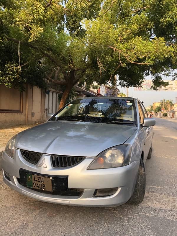 Mitsubishi Lancer 2004 SR Full option 1600cc Manual Transmission 9