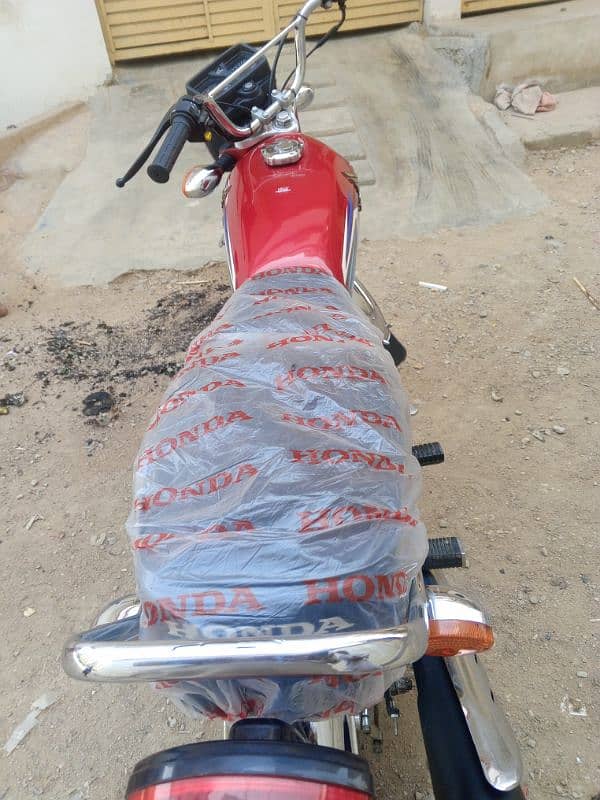 Honda 125. bikul NEW condition 8