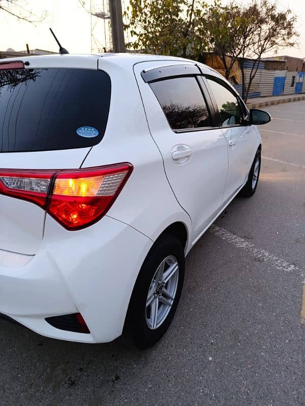 Toyota Vitz 2018 4