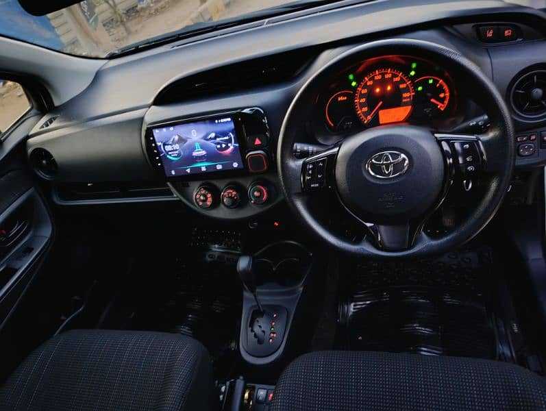 Toyota Vitz 2018 16