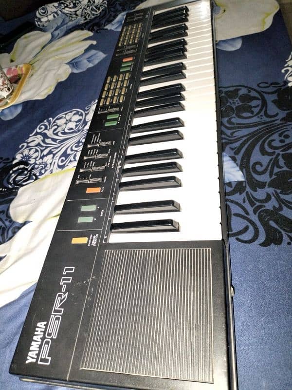 Yamaha PSR-11 Piano 1