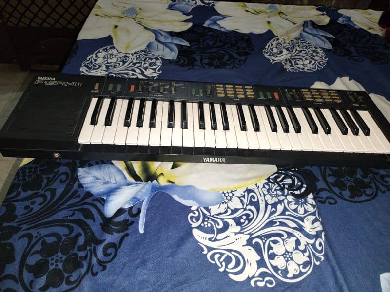 Yamaha PSR-11 Piano 2