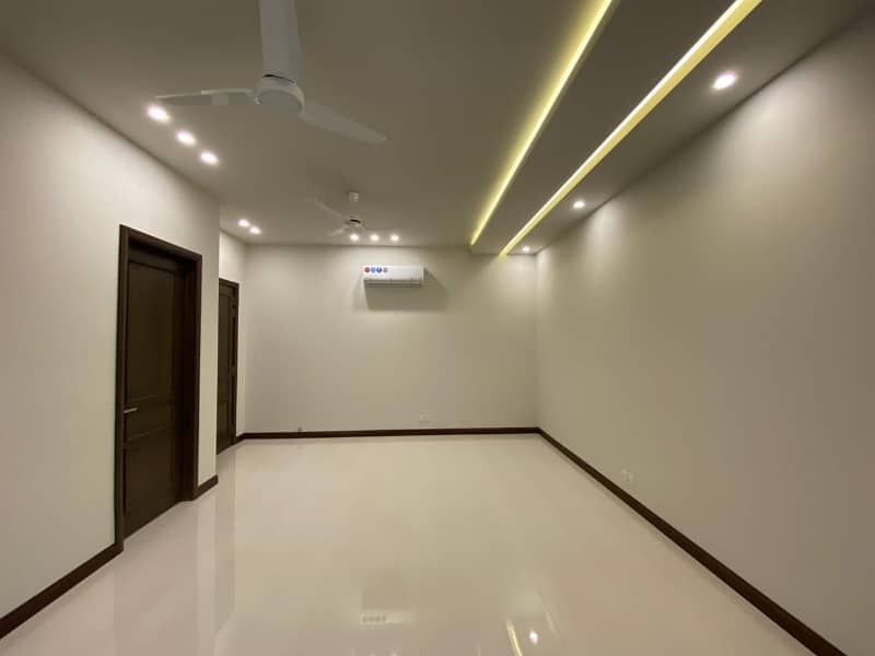 One Kanal Luxury Ultra-Modern Design Most Beautiful Near To Park on 80ft 100ft Road 2