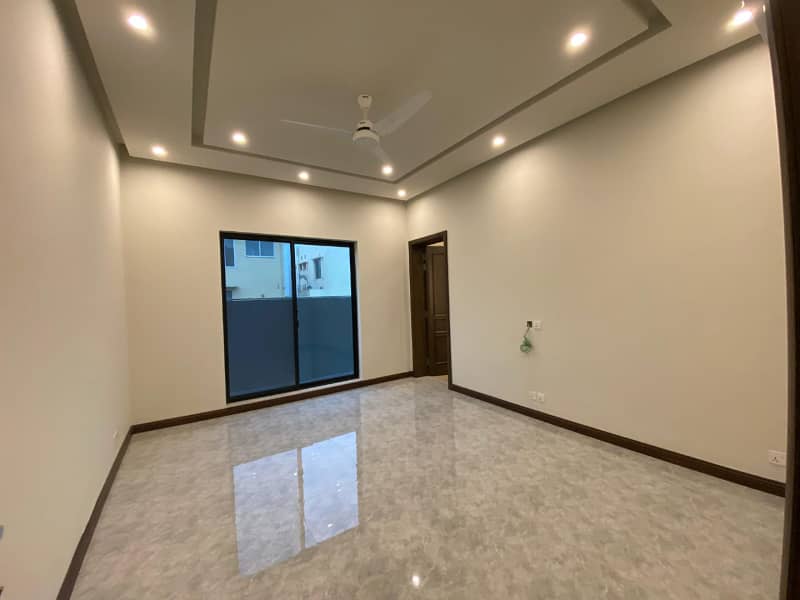 One Kanal Luxury Ultra-Modern Design Most Beautiful Near To Park on 80ft 100ft Road 8