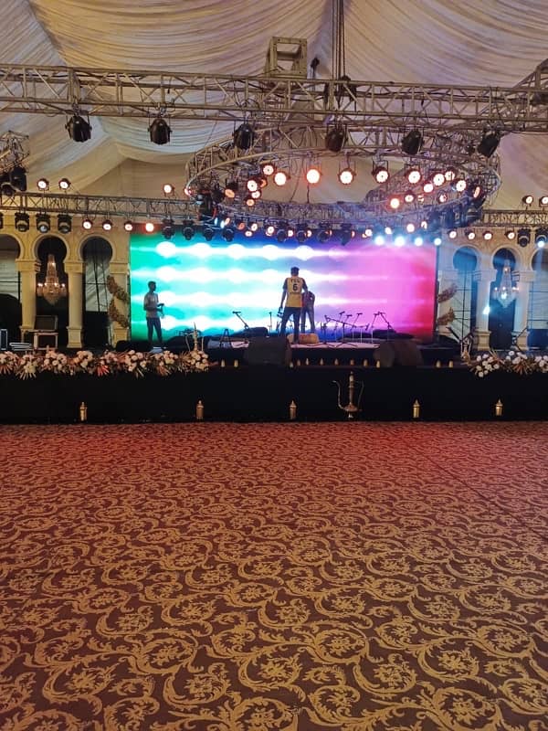 SMD Screen/Truss Lights/Dj Sound System/LEDs/Projector/Stage/LED Floor 3