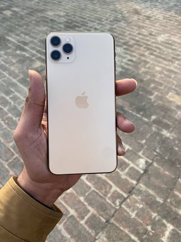 IPhone 11Pro Max Nonpta unlock simtime available WhatsApp(03274117805) 2