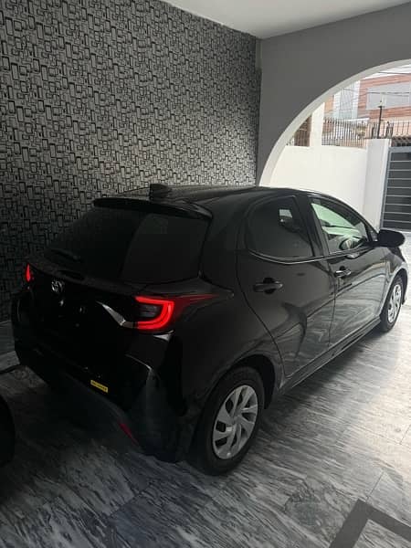 Toyota Yaris 2023 G LED 4