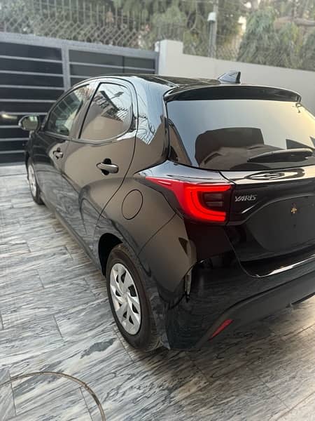 Toyota Yaris 2023 G LED 6