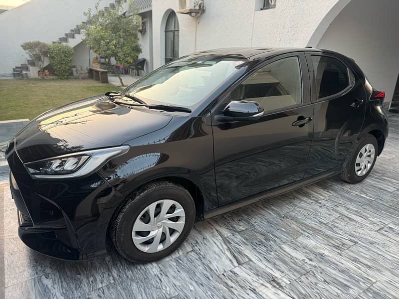 Toyota Yaris 2023 G LED 9