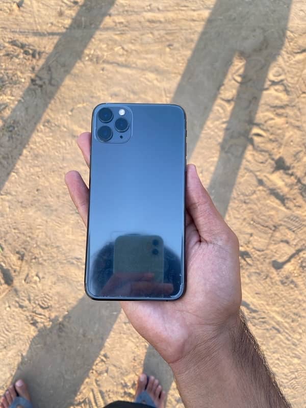 Iphone 11 pro max 256GB jv non pta scratch less 6