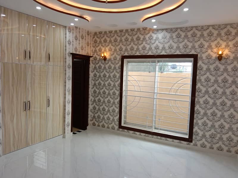 10 Marla house for sale in Gulshan e Lahore 6