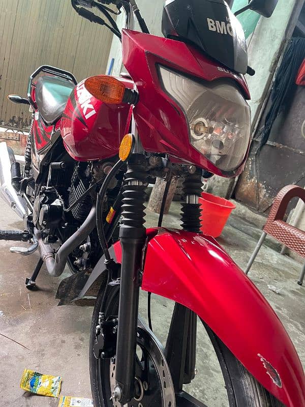 Suzuki GR150 Red 5