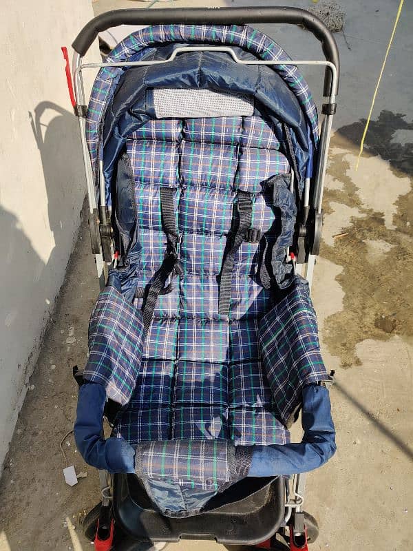 Baby pram Like new Just 2month used 3