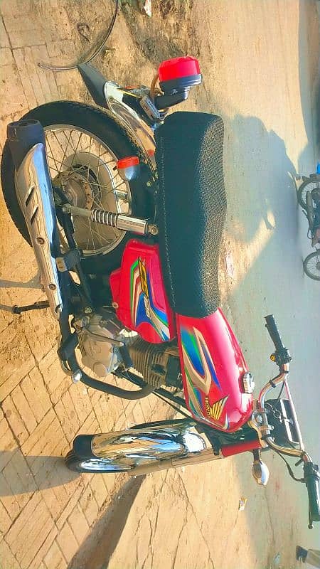 Honda 125 red colour 2023 Model 2