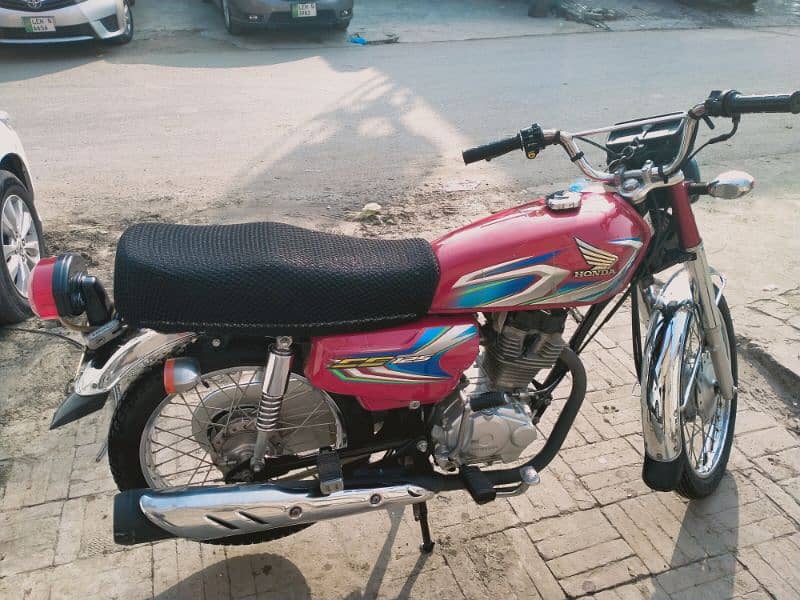 Honda 125 red colour 2023 Model 4