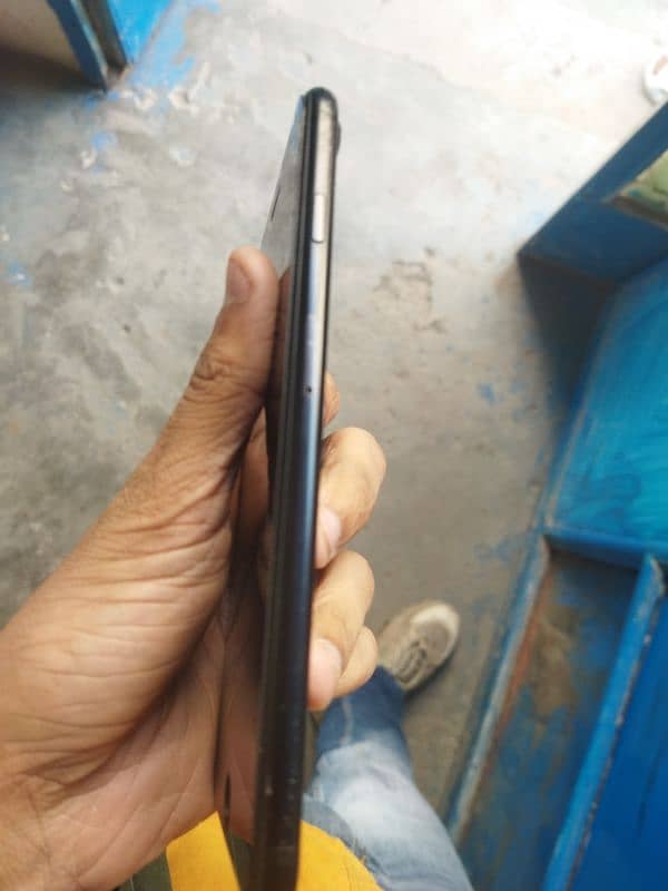 i phone 7 plus bypass NoN PTA 32gb 4