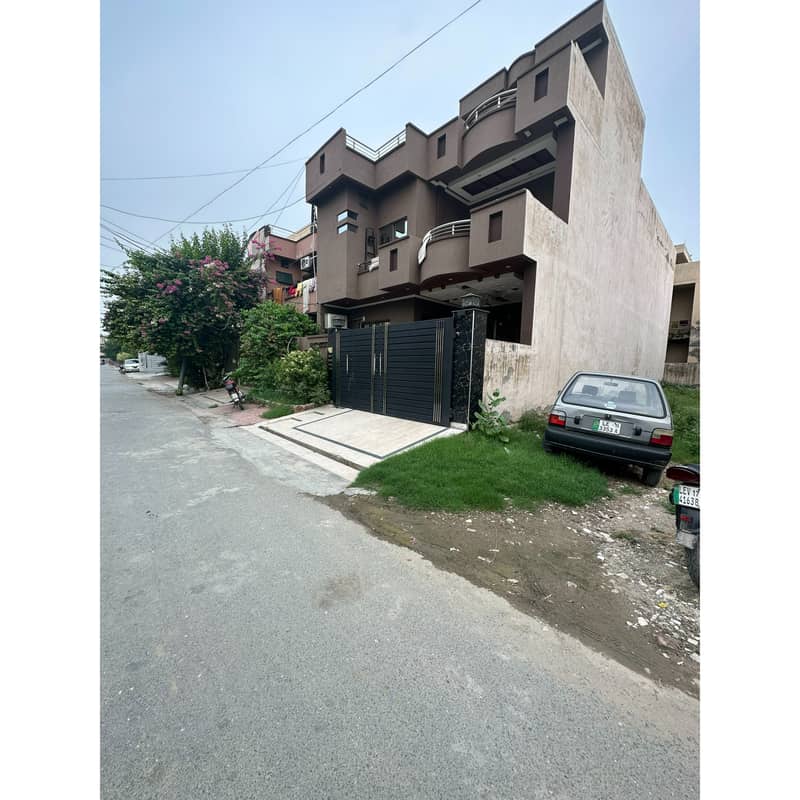 10 Marla Corner Plot C Block 60ft Road 0