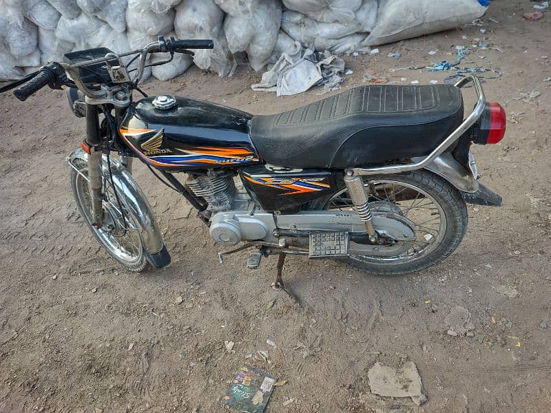 Honda 125 Karachi number first owner 5