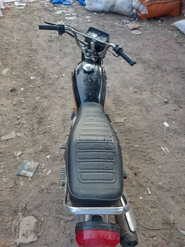 Honda 125 Karachi number first owner 6