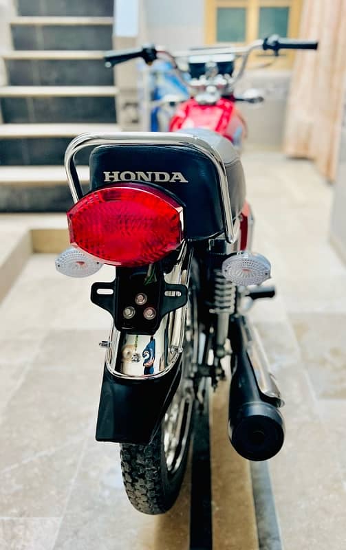 125 Honda 2024 3